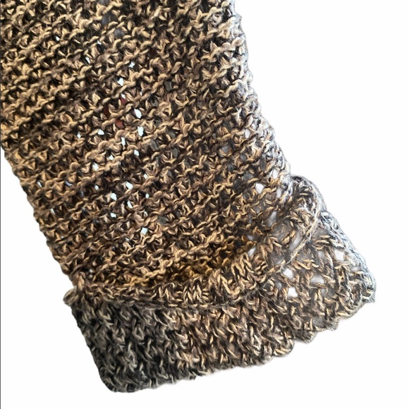 Brand:Urban Outfitters. Long sleeve knit sweater - Picture 4 of 7